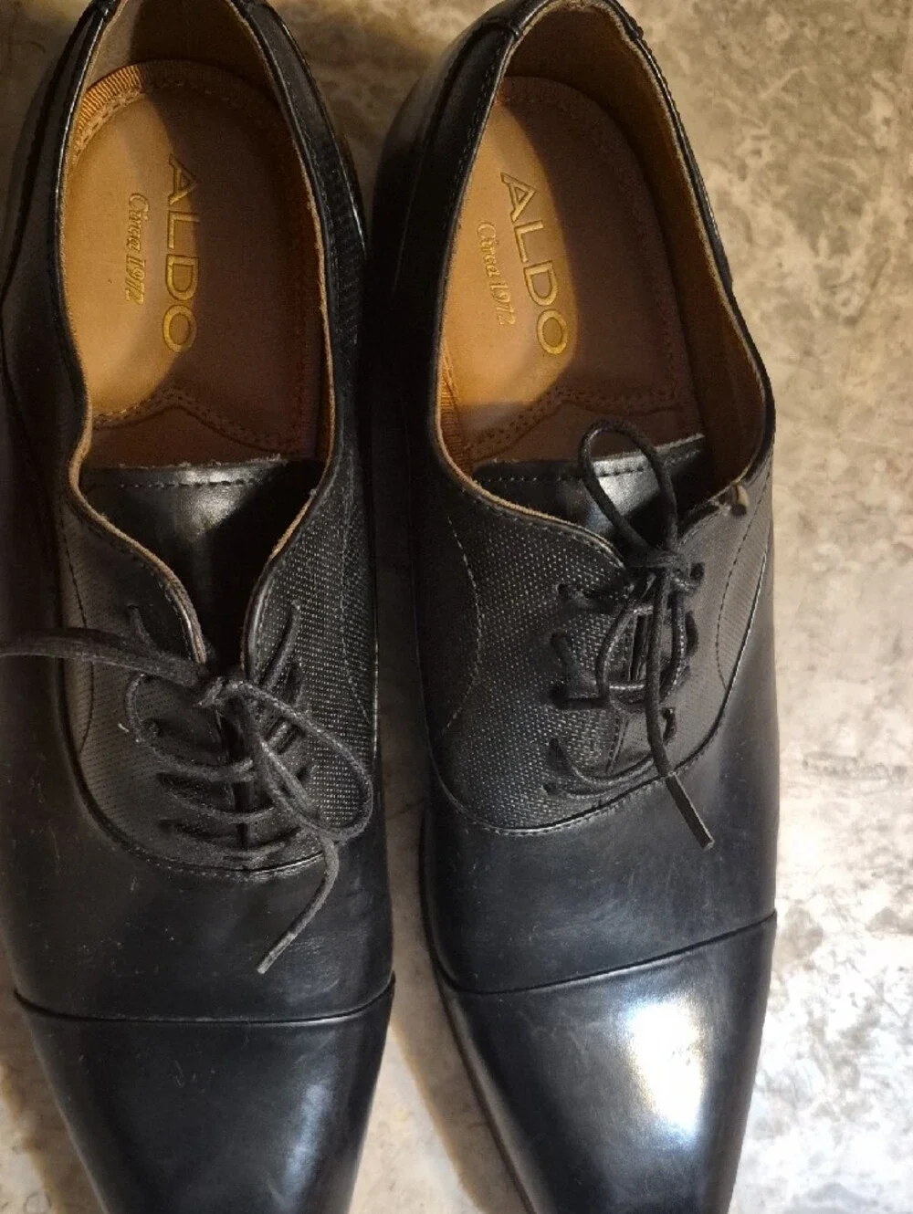 Aldo Men's Black Leather Cap-Toe Derby Oxfords